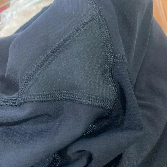 Lululemon Black Cropped Leggings With Mesh Side Panel Size 4 Inseam 17” - Picture 9 of 9